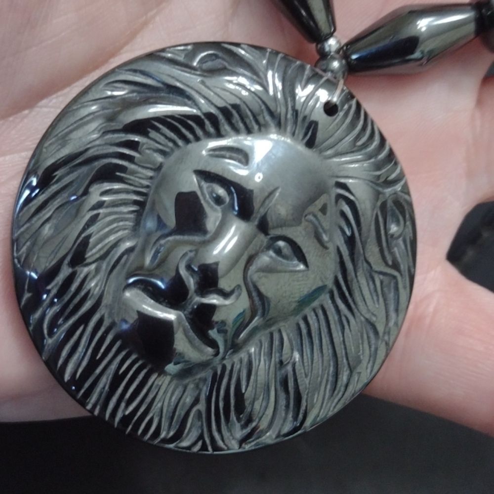 Hemalyke lion pendant necklace 21"
